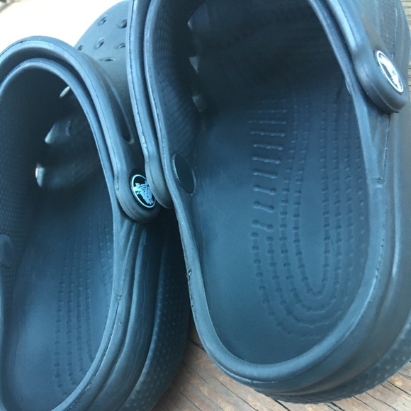 Black Crocs - Picture 4 of 8